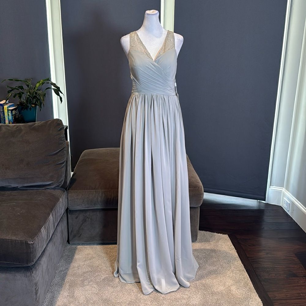 Woman’s Gray A-Line V-Neck Bridesmaid Formal Chiffon Dress ZipUp Back Size 0 NWT